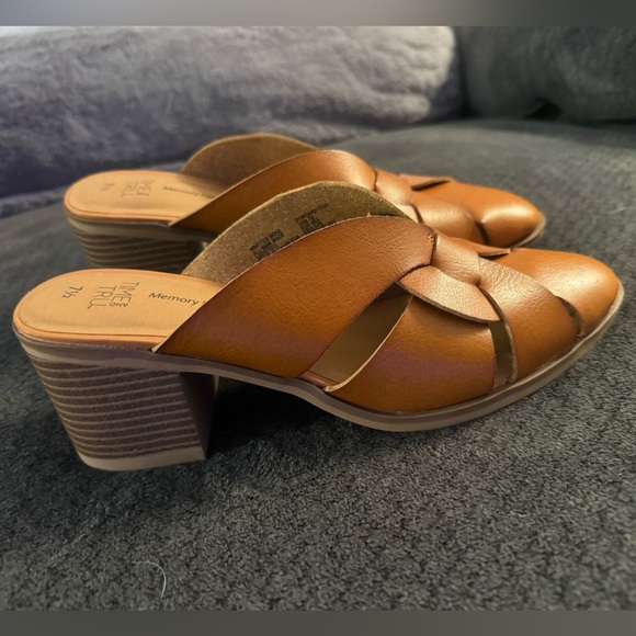 Women’s Time and Tru brand shoes size 7.5 - Picture 4 of 5